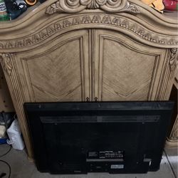 Vanity chest And Wardrobe 