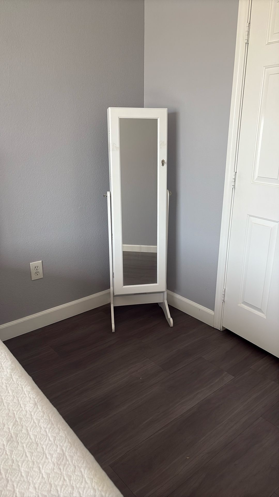 Jewelry Case And Mirror Stand Alone 