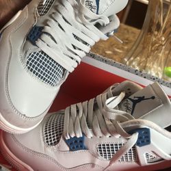 Air Jordan Retro 4 
