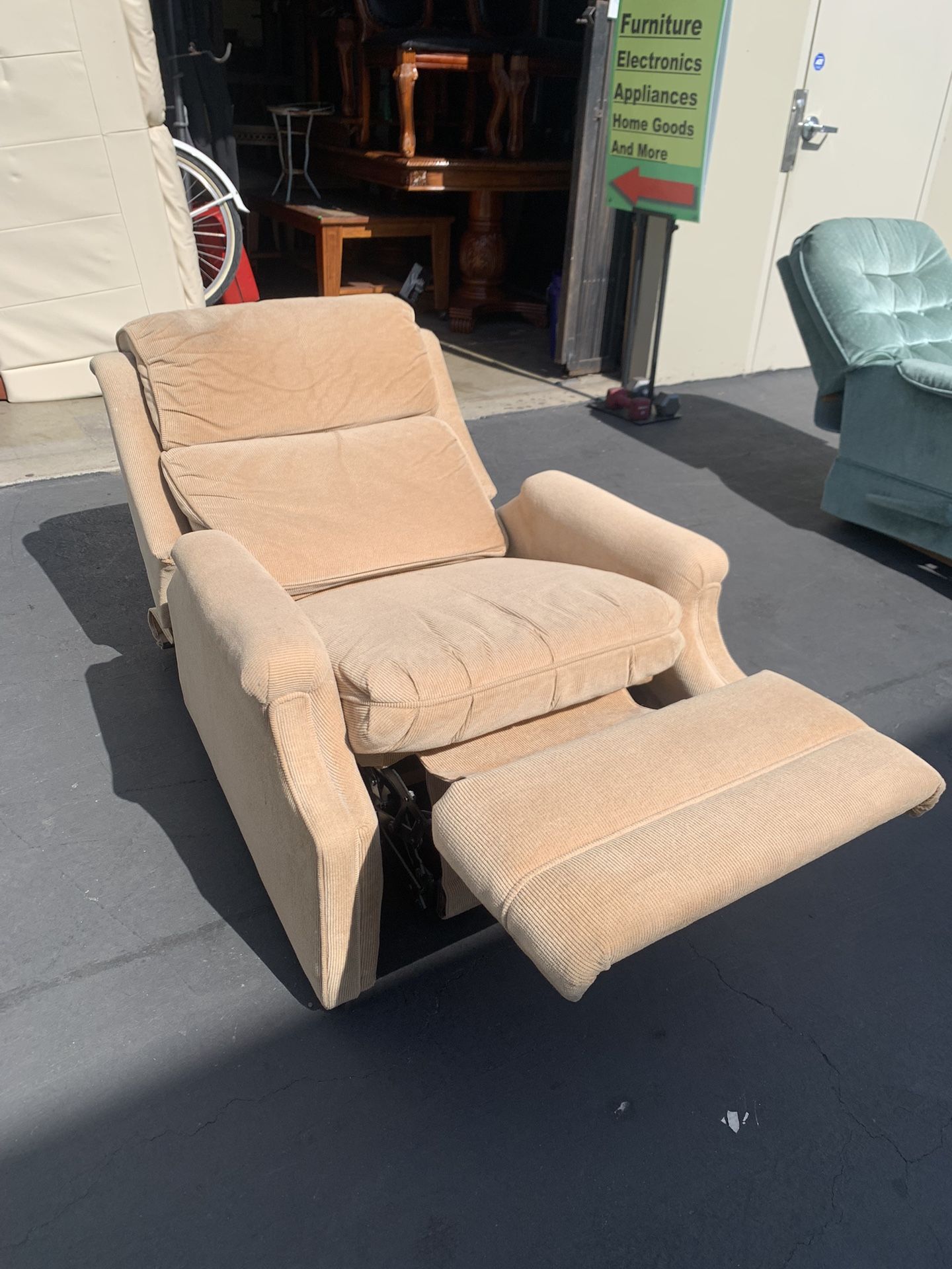 80's Vintage BarcaLounger Company Recliner Chair Clean and Good