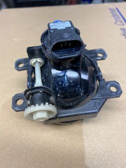 2019 Subaru Crosstrek Genuine OEM Right Fog Light 