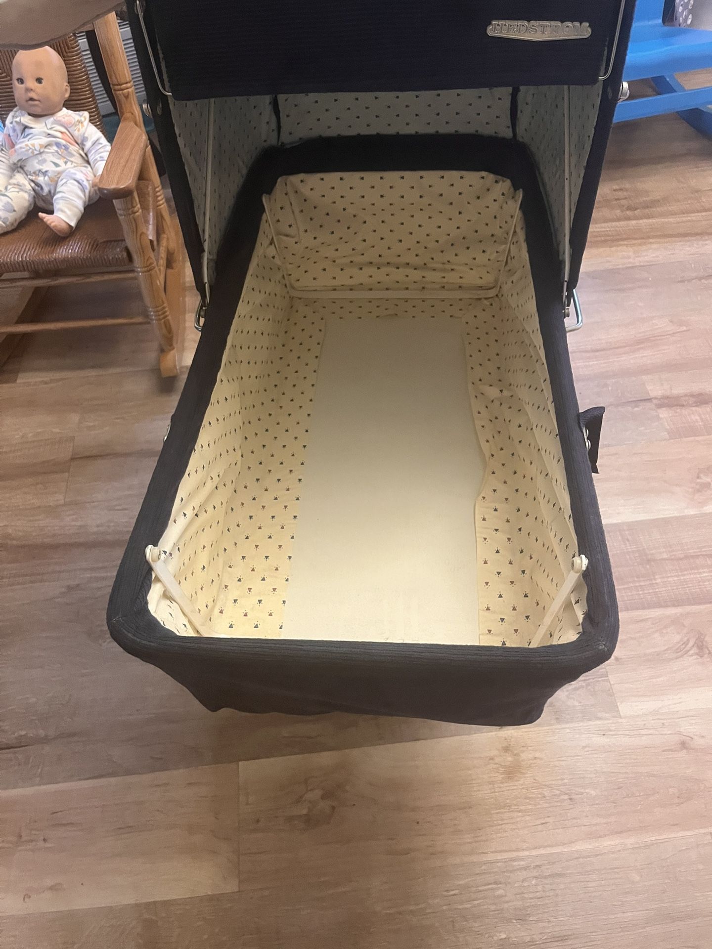 Headstrom Navy Blue Corduroy baby stroller/buggy from late 70s to early 80s edition no rips, no tears the chrome of the buggy stroller nee needs to be