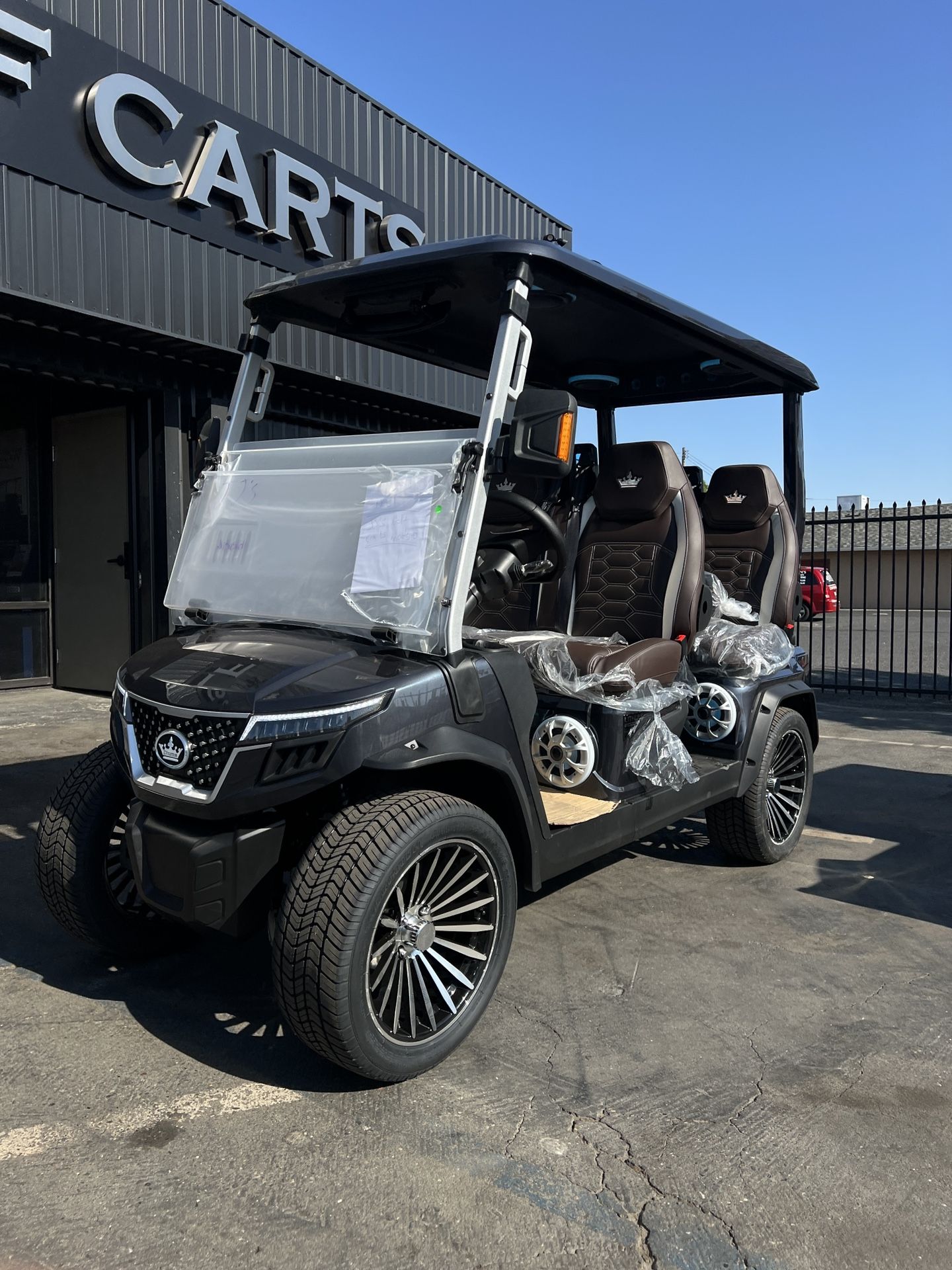 2025 Evolution D-MAX GT4 Golf Cart