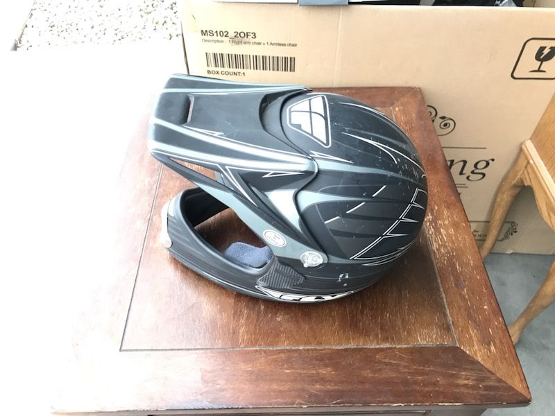 Youth XL helmet. San Tan Valley.