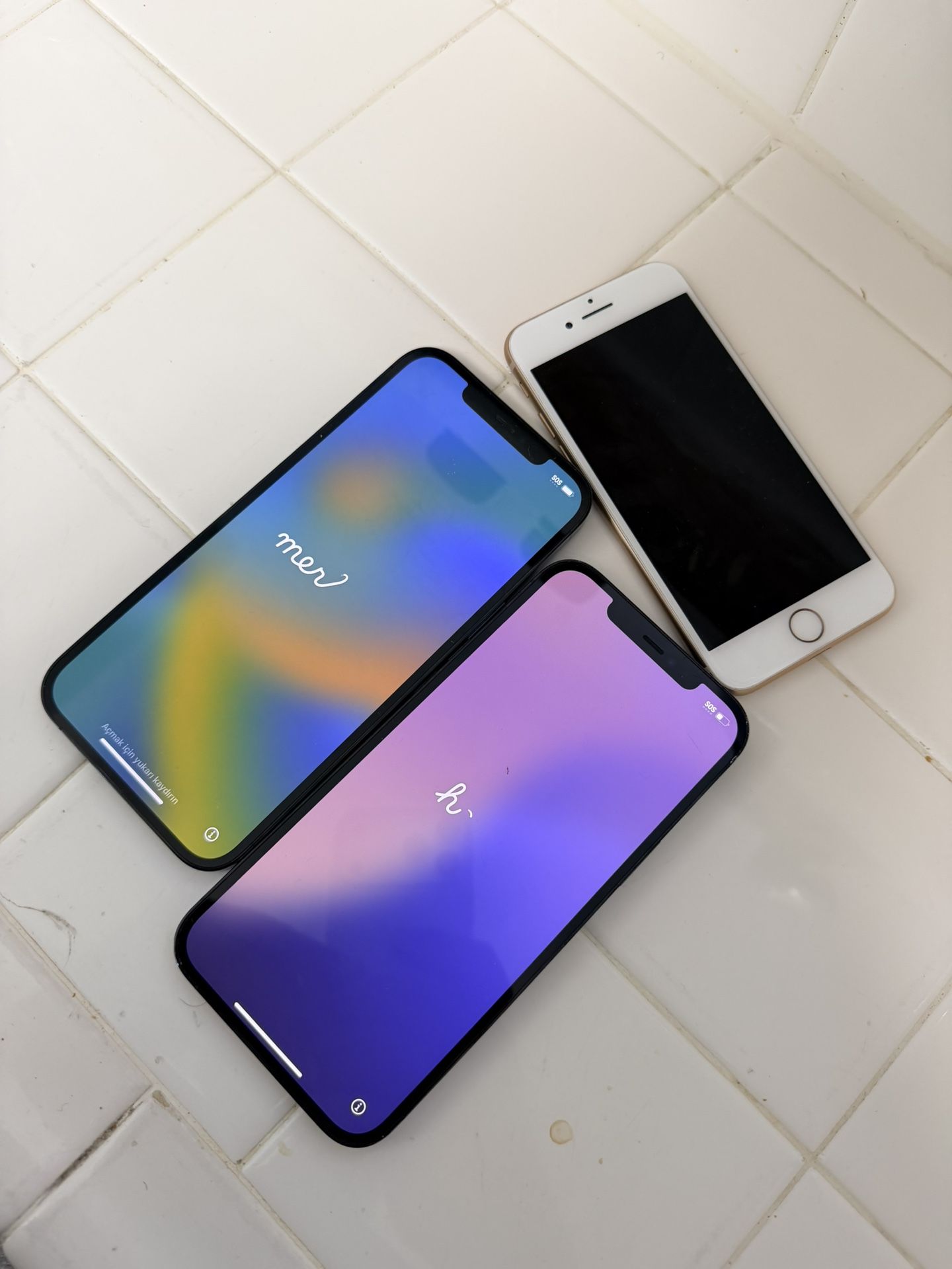 2 iPhone 12 Pro Max 1 iPhone 8