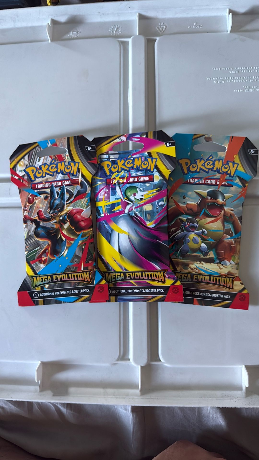Pokémon Mega Evolution Sleeved Booster Pack New