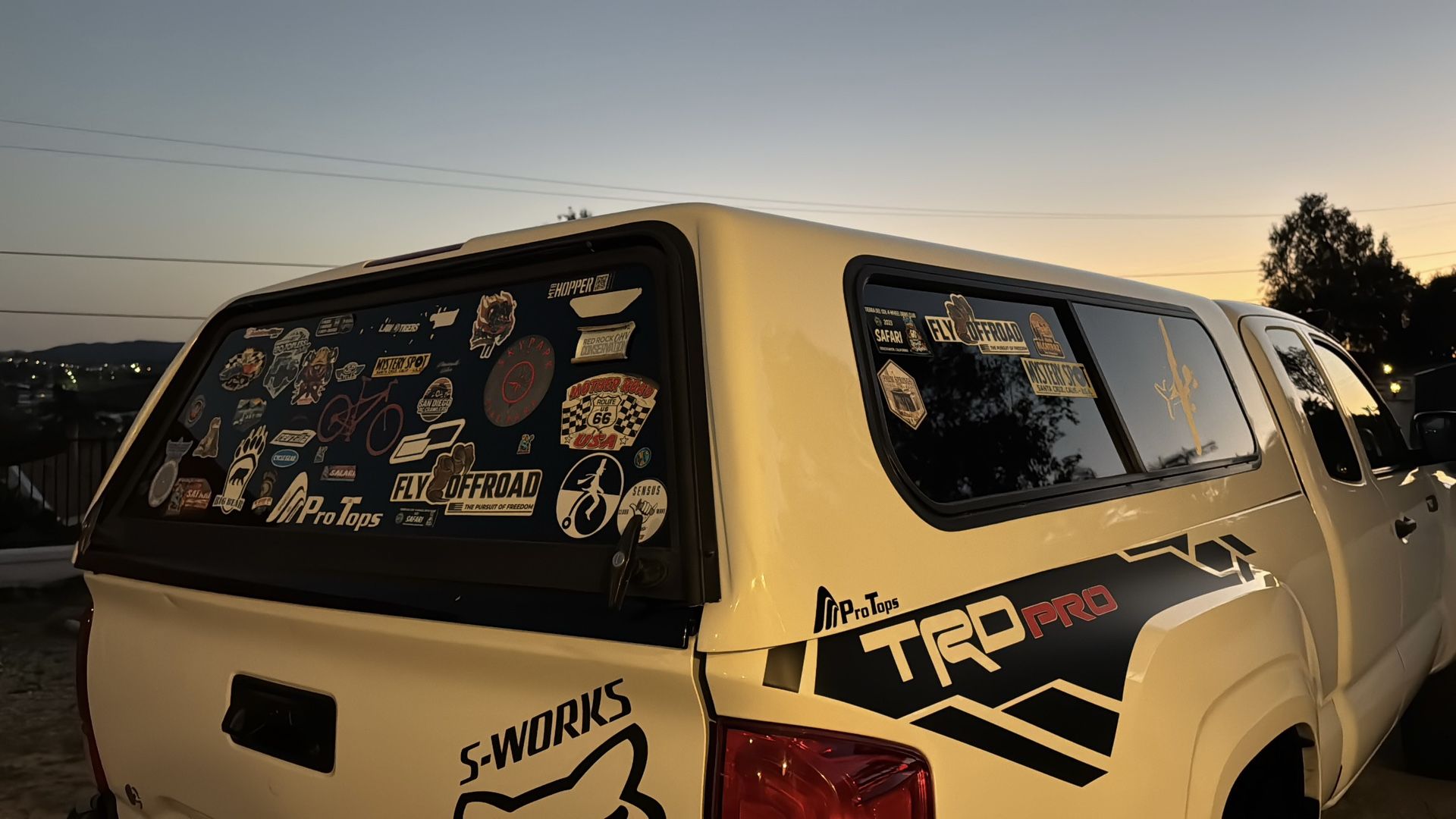 White Pro Tops Camper Shell / Truck Topper for Sale in San Marcos, CA ...