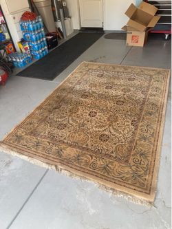 Wool area rug