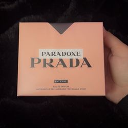 Paradoxe Prada perfume