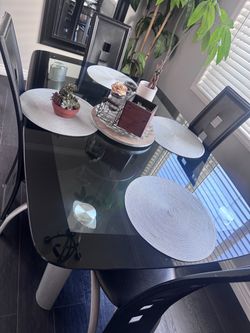 Dining room table