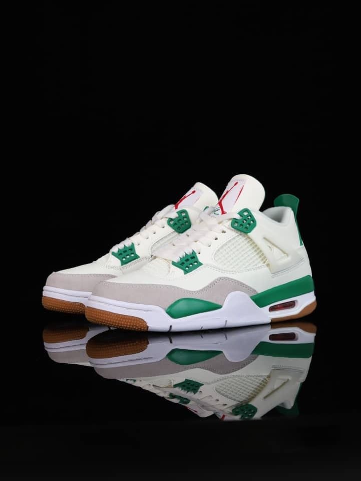 Air Jordan 4 SB Pine Green