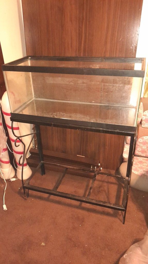 Aquarium 20 gallon long with stand