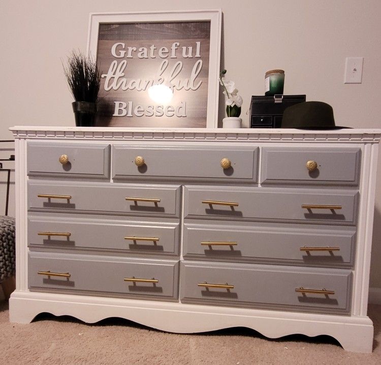 White And Grey Dresser