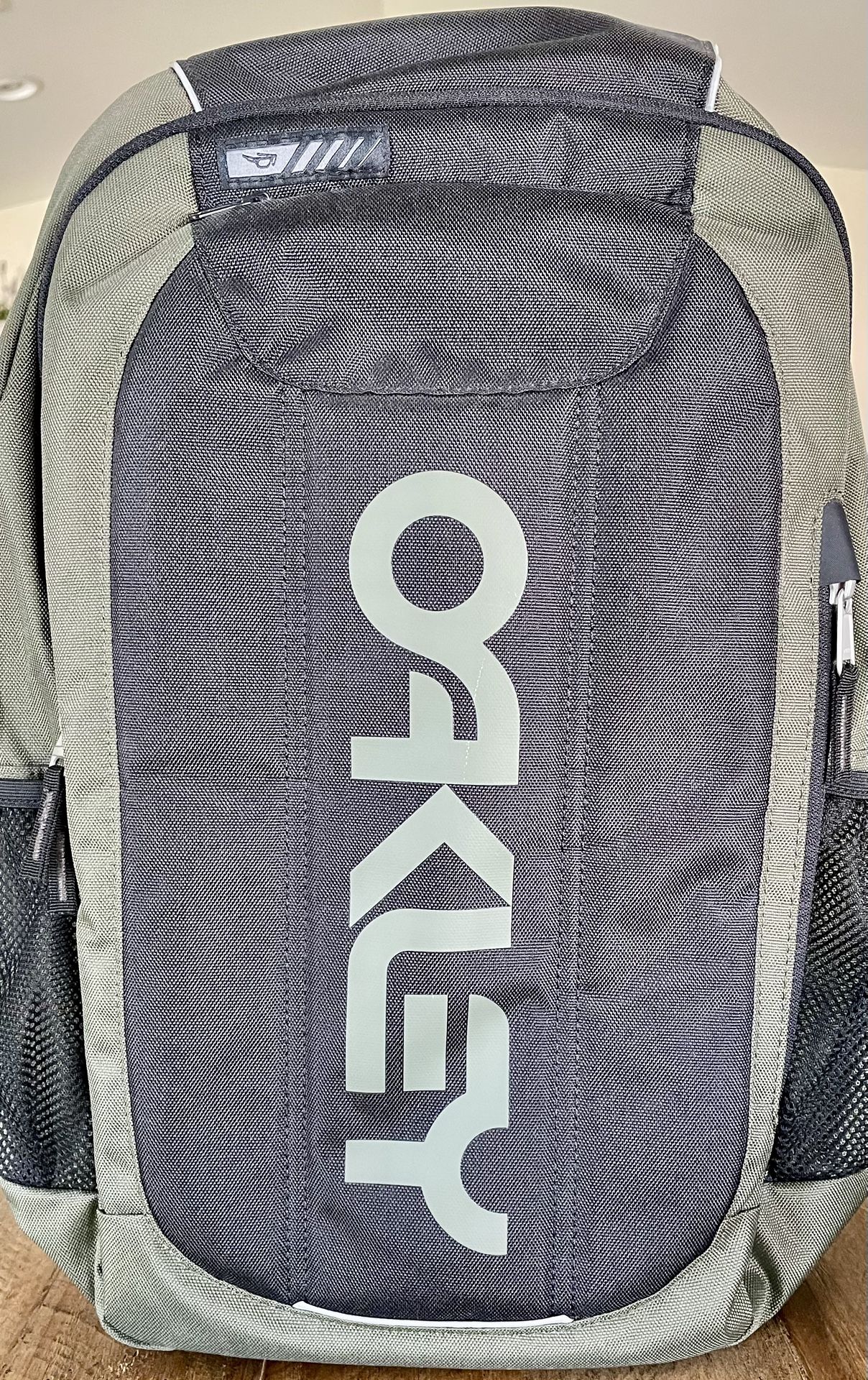 Oakley Men’s Enduro 3.0 20L Backpack