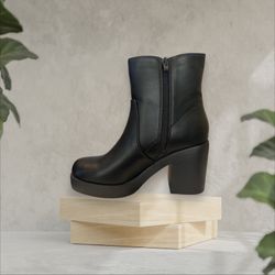 Chunky Ankle booties Black