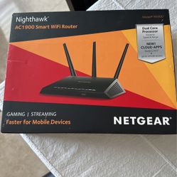 Netgear  Nighthawk AC1900 Smart WIFI ROUTER
