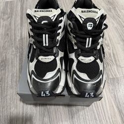 Balenciaga Runner