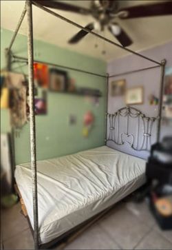 Full Frame and memory foam bed