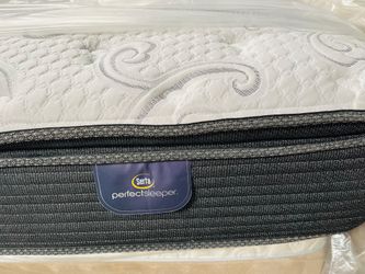 Queen Serta Pillowtop Mattress Set 
