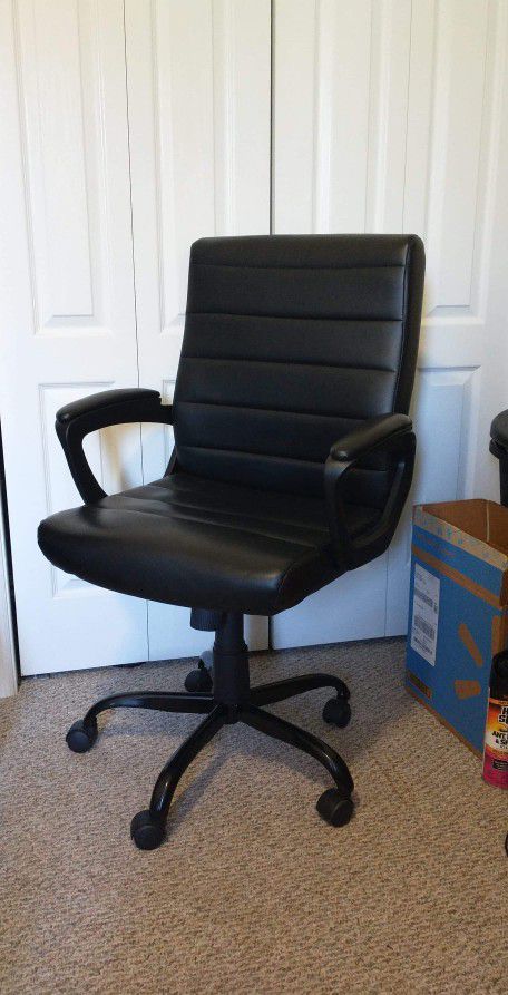 Office Chair-Barely used!