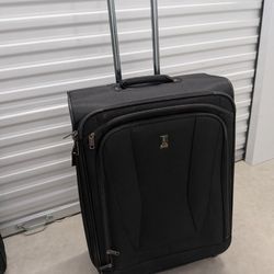 Travelpro Large 29х19” Rolling Suitcase Black Softside Expandable w/ Telescoping Handle