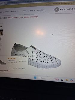 Eric Michael Women's White Flats. Sz 40, NEW2