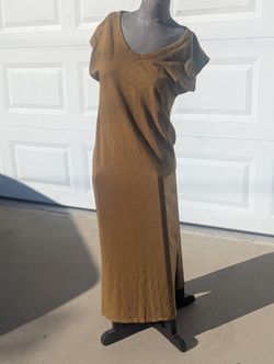 Universal Thread women's T-shirt dress. Loose fit, Gold brown color, size S