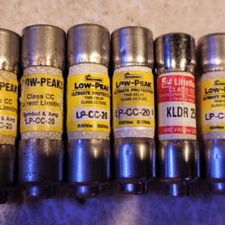 Lot of 4 Fuses LP-CC-20 + 2 other fuses