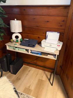 Desk& chair