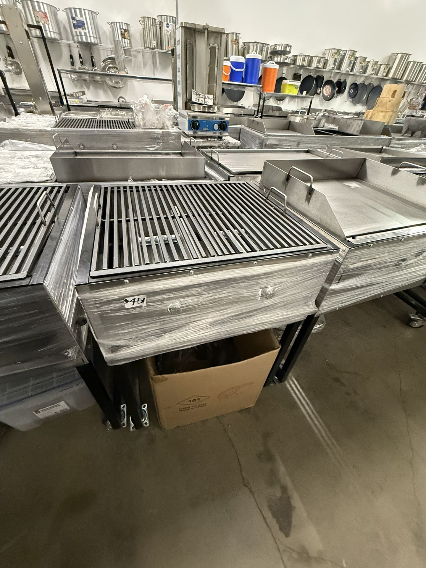 NEW Bbq Grills / We Make Grills And Have In Stock/ Asadores De Carbón O De Gas