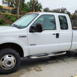 2006 FORD / F-350 Super Duty XLT (4WD)
