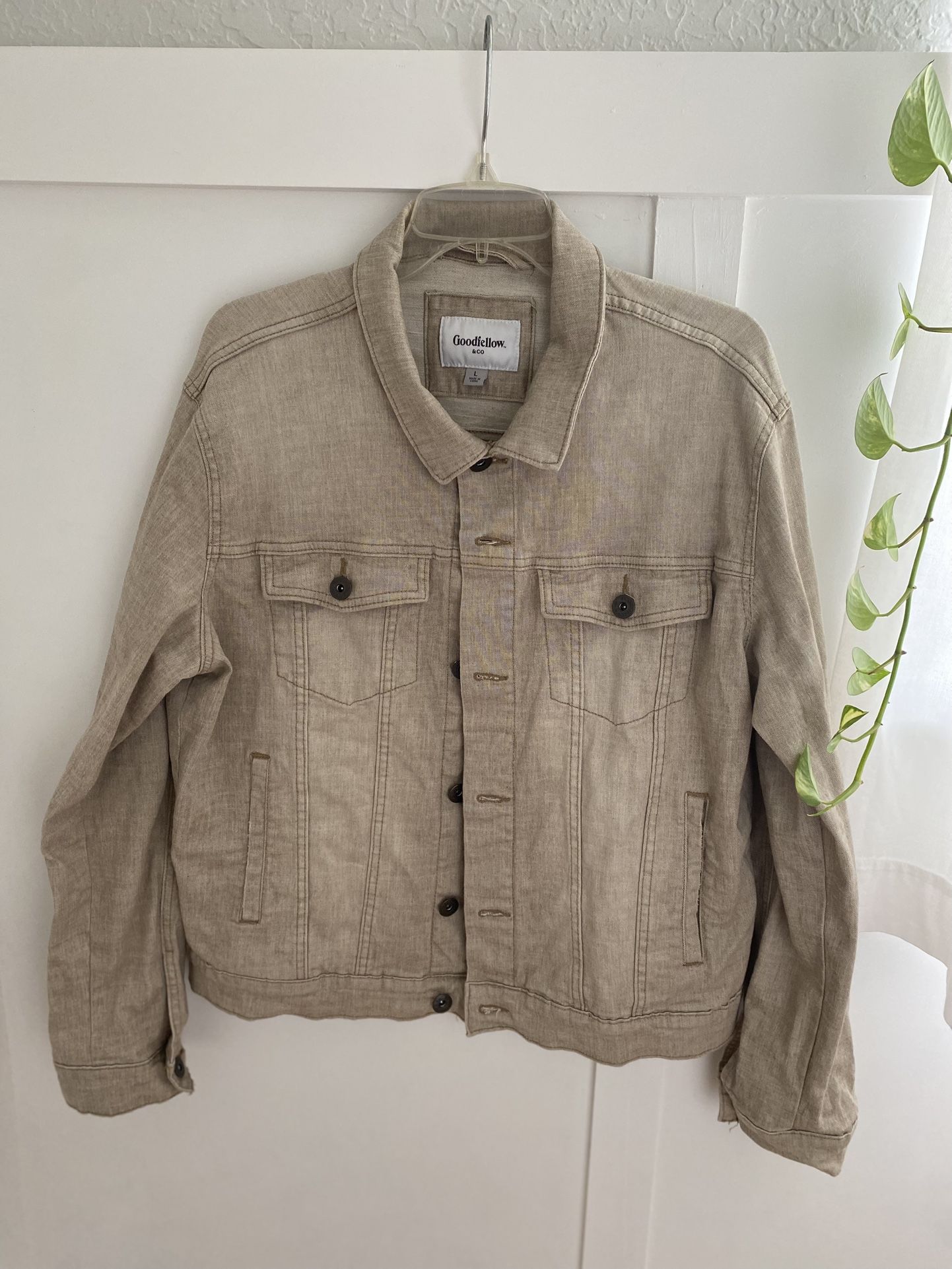Like New Goodfellow & Co brand kahki wash button down men's jacket size L.