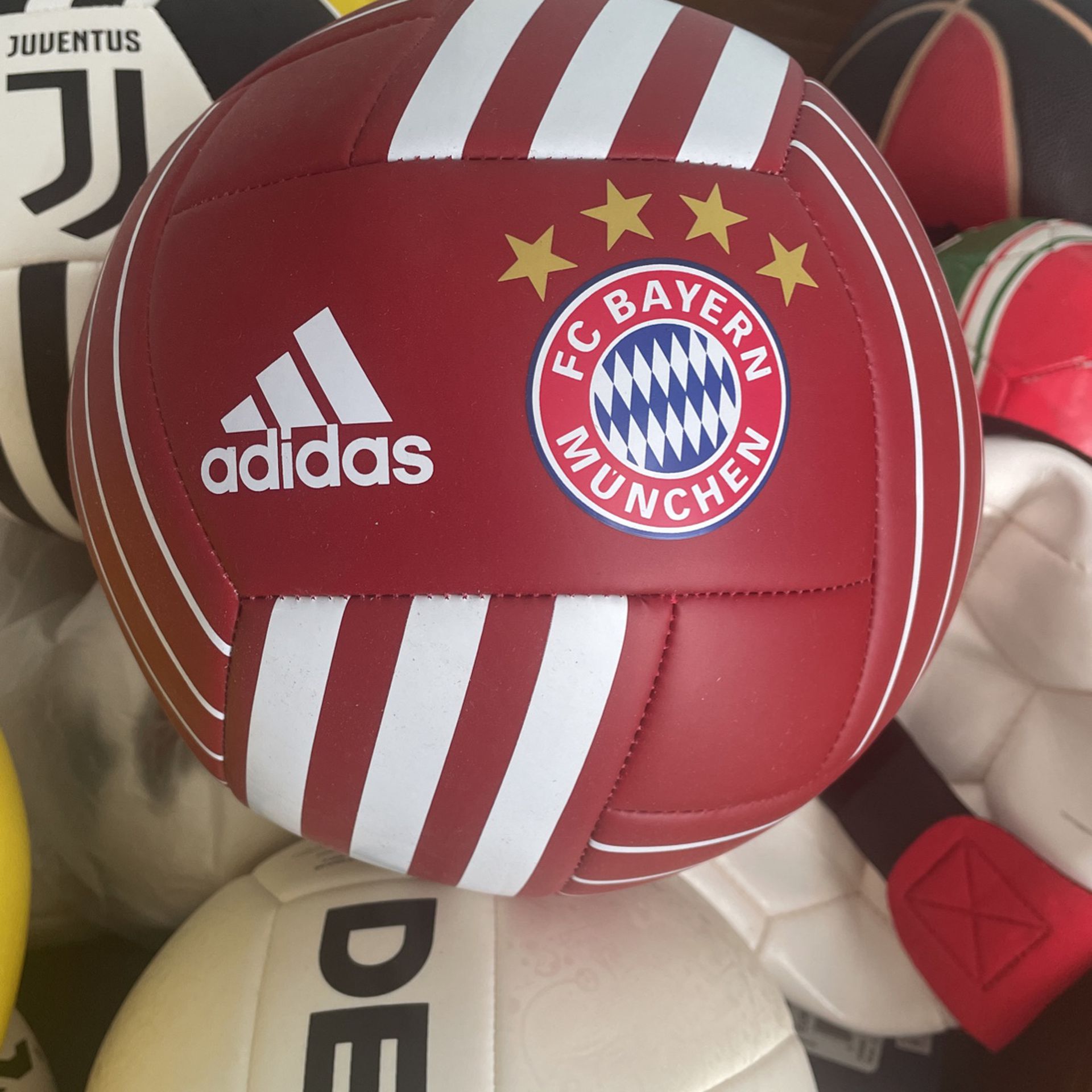 Adidas FC Bayern M Ball Size 5