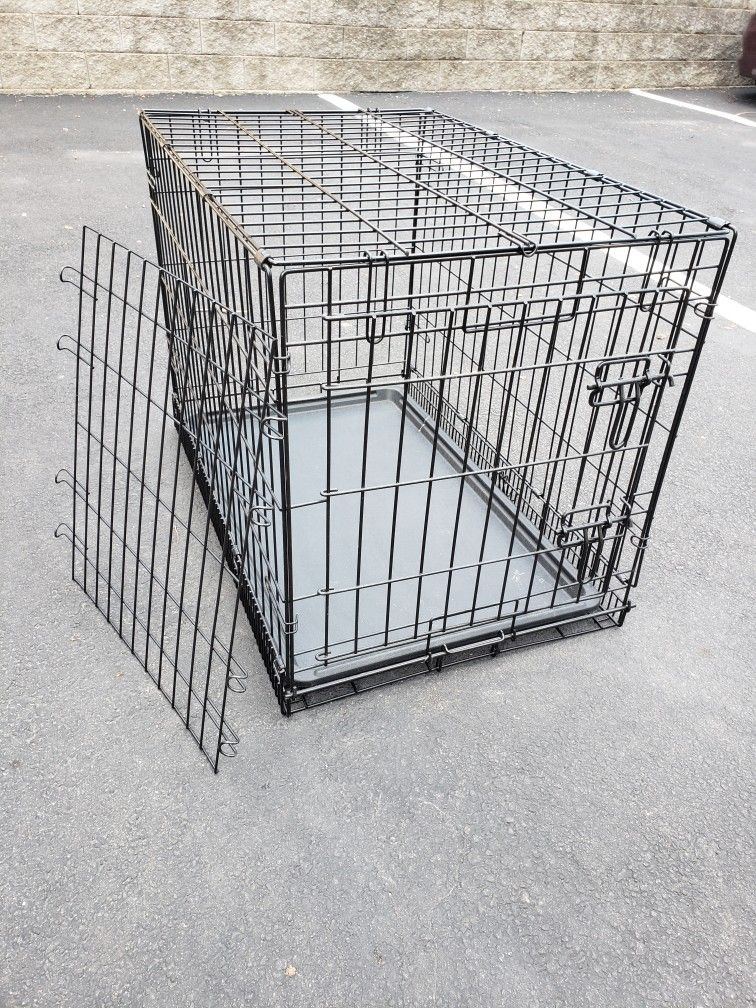 Medium wire dog crate
