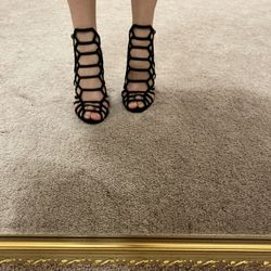 Steve Madden Black Strappy Heels 