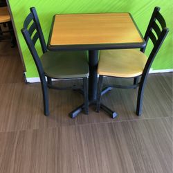 Cher Table