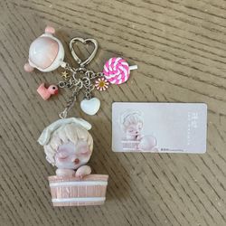 Skullpanda The Warmth Series Handmade Keychain - Loosening