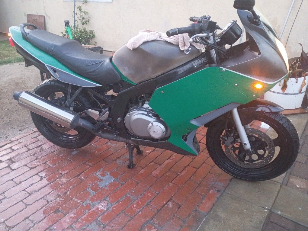 2006 Suzuki GS 500FH
