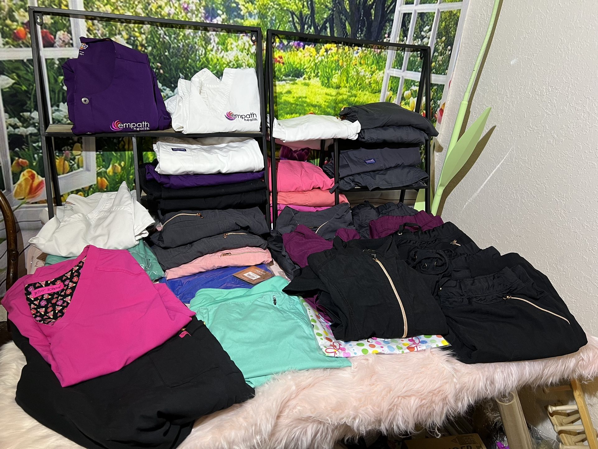 35 piece mix & match Scrub wardrobe, Cherokee Statement,...