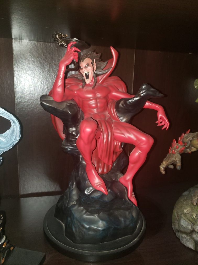 Statues/figurines