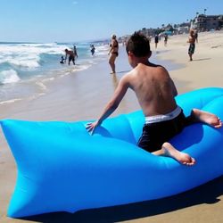 Inflatable lounger
