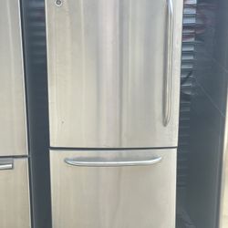 Nevera De 30” GE Freezer Abajo