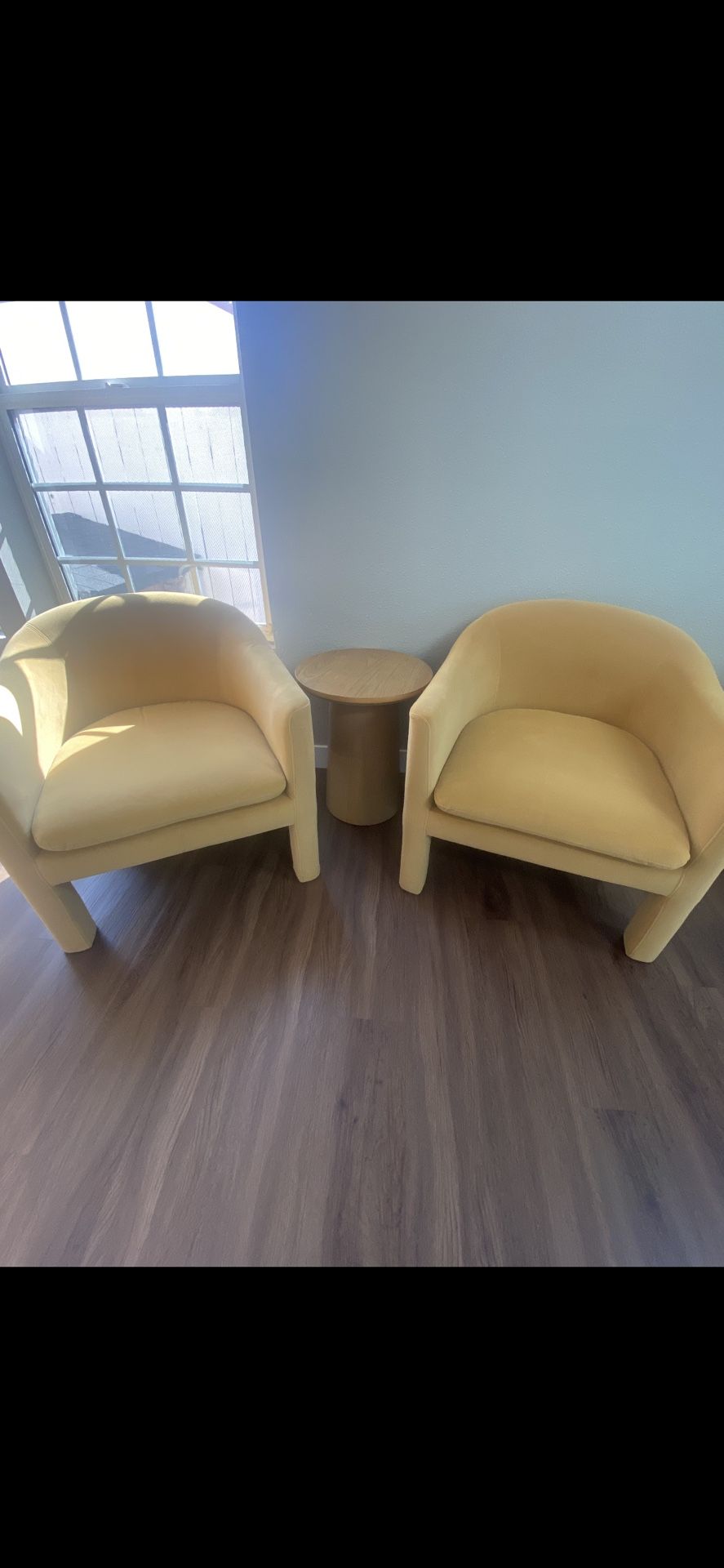 Linaria Fully Upholstered Velvet Accent Chair Mustard