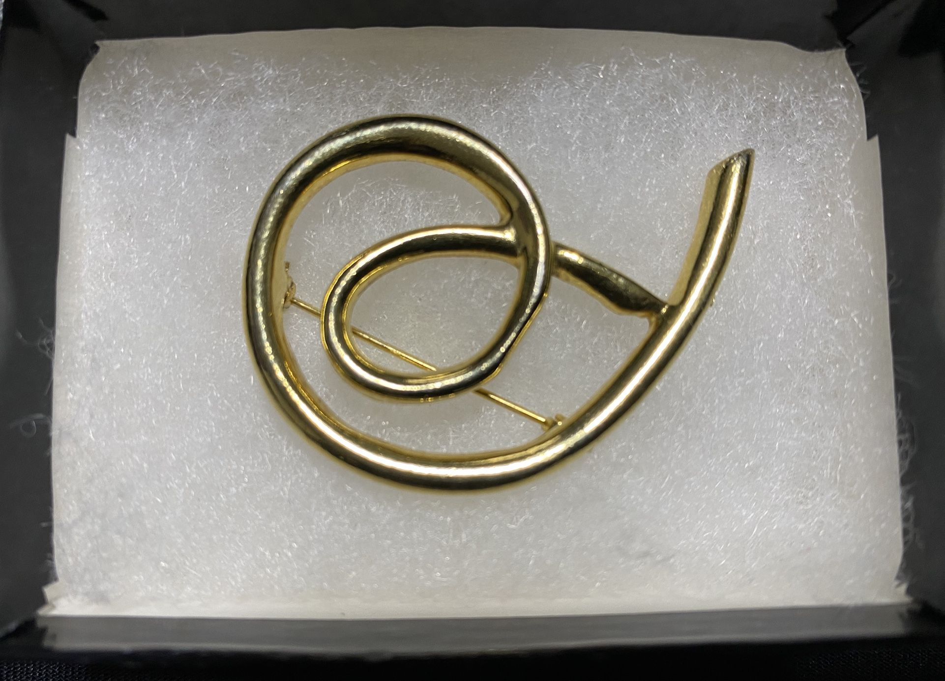 Gold Assent Color Brooch Or Pin