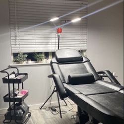 Remote Chair (w/ Controller Included)