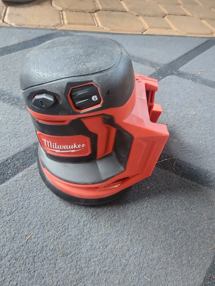 Milwaukee M18 Sander