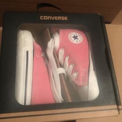 Size 3 pink converse