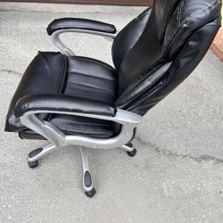 Executive Chair With Lumber Support Adjustment