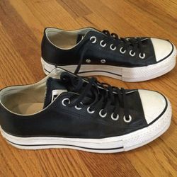 Woman’s Size 7 Converse