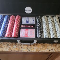 NEW Brookstone Poker Chip Set Case for Sale in Hauppauge NY